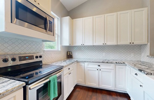 Marble Falls House | New Colorado River Home w/Large Deck, Canoe & Paddleboards