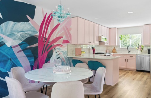 Austin House | NEW Colorful, IG Worthy Dreamhouse - Sleeps 8
