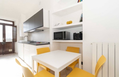 San Donato Apartment | New! Coloured Flowers Apartment x4