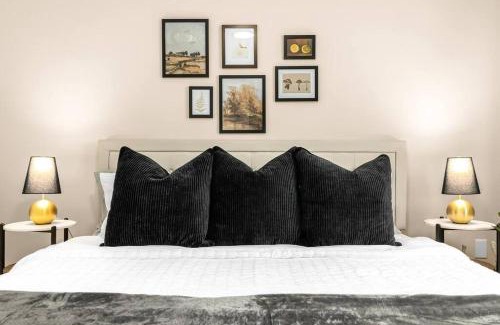 Roseville Apartment | New! Comfy & Cozy Private Flat in Roseville