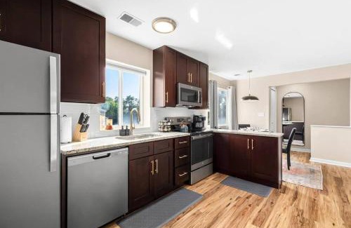 Roseville Apartment | New! Comfy & Cozy Private Flat in Roseville