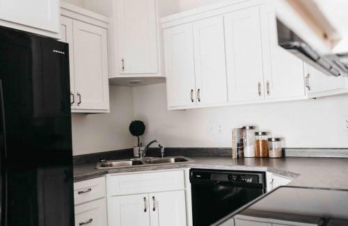 Logan House | NEW CONDO Cache Valley 3BR 2BA - Sleeps 7