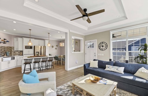 Marblehead Villa | New Construction Villa w/pool in charming Lakeside Marblehead