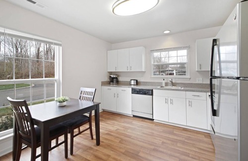 Auburn Hills House | *NEW* Corp/Family 3 BR/2.5BA Townhome in DT Auburn Hills