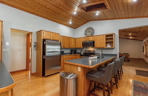 Turkey Neck House | New! Cottage on the Cove: Dogs Welcome, Lake Front, Dock Slip!