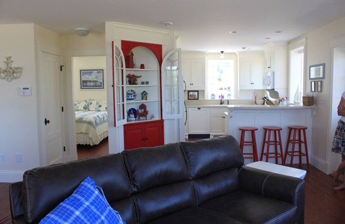 Mid-Coast and Islands House | New Cottage Perfect for a Peaceful and Quiet stay on the Ocean with Beach