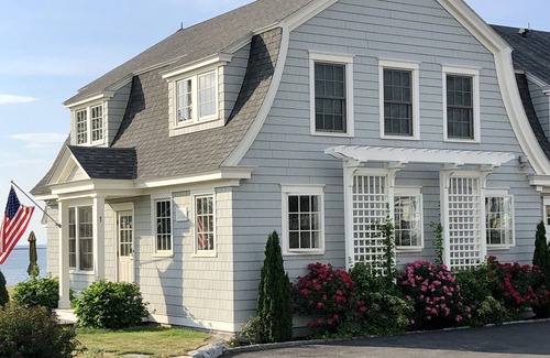 Mid-Coast and Islands House | New Cottage Perfect for a Peaceful and Quiet stay on the Ocean with Beach