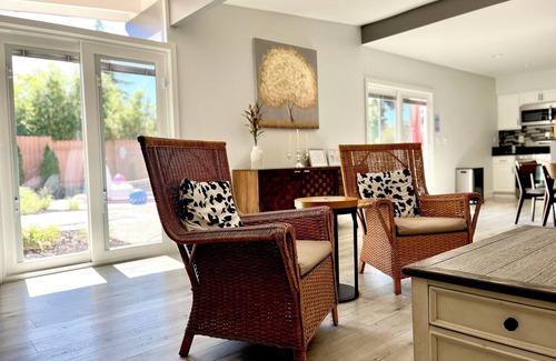 Citrus Heights House | NEW cozy beautiful home with pool hot tub in a quiet neighborhood NOPARTYALLOWED