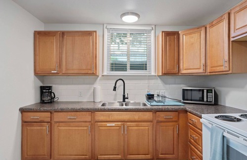 Cheyenne Apartment | NEW! Cozy Carriage Haus - UNIT B - Discount for Monthly Stays