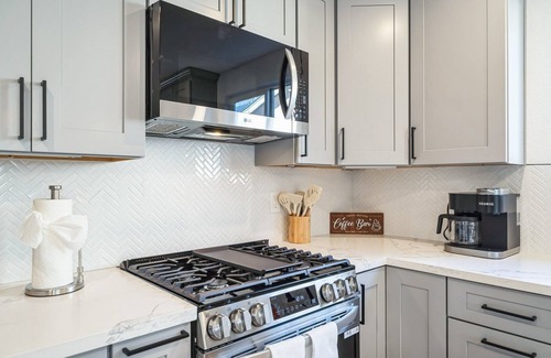 Livermore House | NEW! Cozy Home with Hot Tub | Family-Friendly Yard