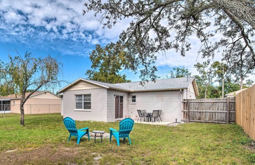 Emerald Beach House | NEW! Cozy Hudson Home w/ Fire Pit ~ 2 Mi to Beach!