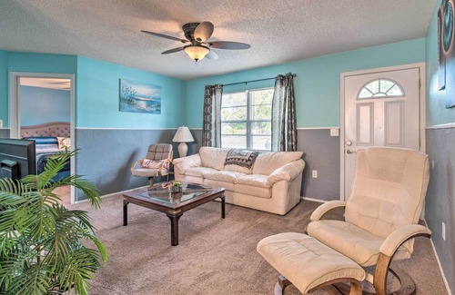Emerald Beach House | NEW! Cozy Hudson Home w/ Fire Pit ~ 2 Mi to Beach!