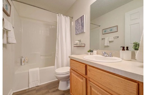 West Melbourne House | 🏖NEW! Cozy & Luxury LAKEVIEW home - Close to beach
