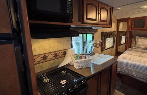 York House | NEW! Cozy RV with WiFi and AC in beautiful Bellingham