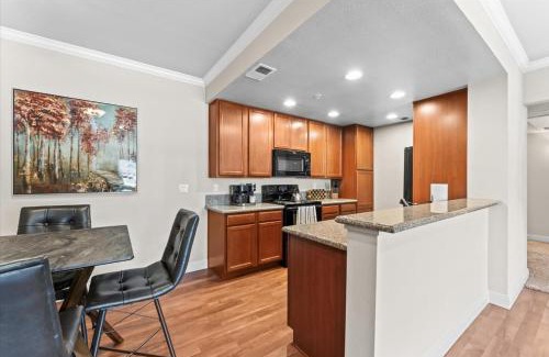 Reno/Tahoe Airport Apartment | New Cozy & Stylish 1BR with Heated Pool Relaxing Spa & Sauna