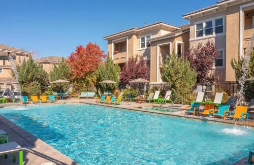 Reno/Tahoe Airport Apartment | New Cozy & Stylish 1BR with Heated Pool Relaxing Spa & Sauna