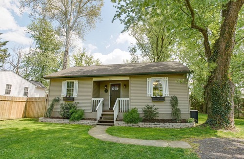 Mount Aetna Cottage | New! Creekside Cottage ~ Double Kayak ~ Dreamy Getaway for 2