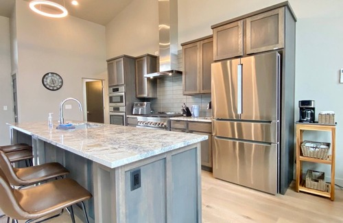 Grants Pass House | New Custom River Front Acreage 3-4 Bed 3.5 Bath Home
