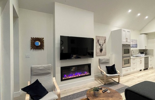 Merritt House | New Custom Waterfront House at Nicola Lake near Merritt, Kamloops & Quilchena