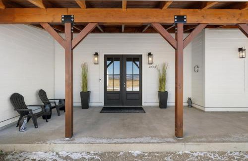 Leigh Creek Estates House | New Daydream Home - Hot tub