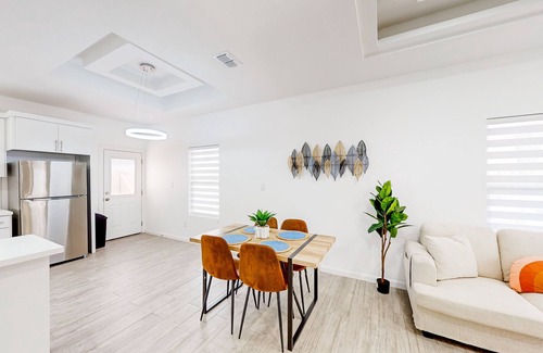 McAllen House | New dog-friendly home near downtown with streaming, washer/dryer, central AC