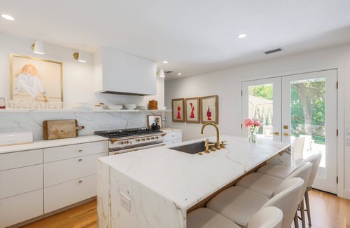 Austin House | *NEW* DOWNTOWN HOUSE | HEATED POOL | HOT TUB | Ping Pong | 10 Beds