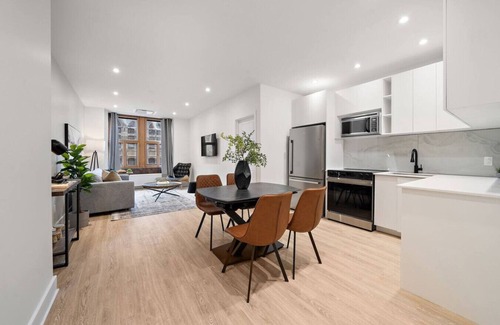 Old Montreal Apartment | New Downtown MTL Old port 2 BR 2 BA + Parking