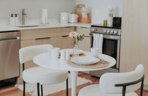 Downtown Salt Lake City Apartment | NEW Downtown SLC Apt l KING Bed l City View