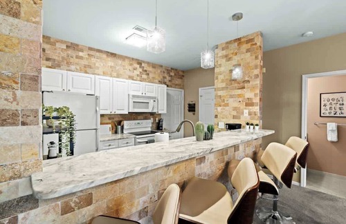 Auburn Hills House | *NEW* DT Auburn Hills Lux Condo