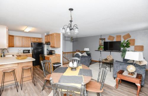 Fargo House | NEW Eco Chic Townhome off 25th