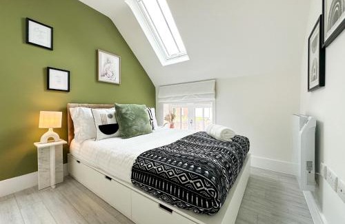 Canterbury House | NEW Edwin Bing Mews -Luxury City Centre Home - FREE Parking