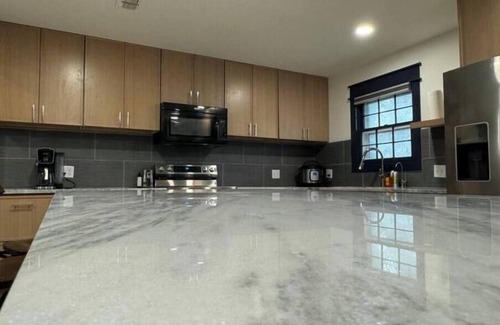Raintree House | New English charmer-4bdr/8bed