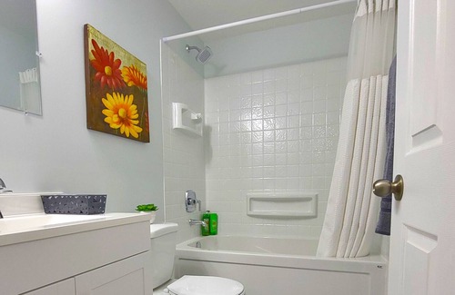 Saskatoon Apartment | NEW Exec 2BRSuite Close to Shops