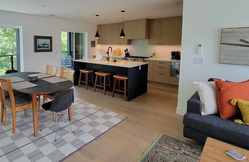 Fairhaven House | New! Fairhaven Creekside Retreat. Steps to the Village, Trails & Beach!