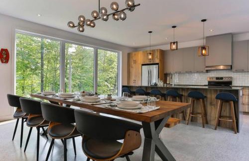 La Conception Ski Chalet | New Family Cottage Tremblant-4 Bdrs W Hot Tub