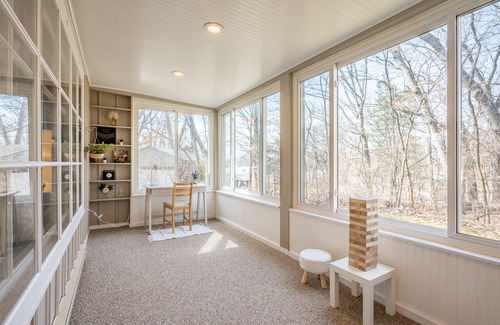 Rockford House | NEW! Family-friendly cabin-style home w/gameroom + gym
