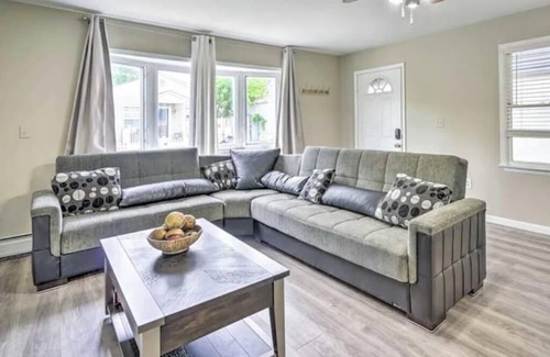 Keansburg House | NEW! Family-Friendly Keansburg Home: Walk to Beach