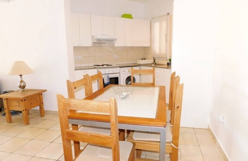 Paphos Apartment | *New* Fantastic Limnaria Gardens 2 Bed Ground Floor Apartment Close to the Beach
