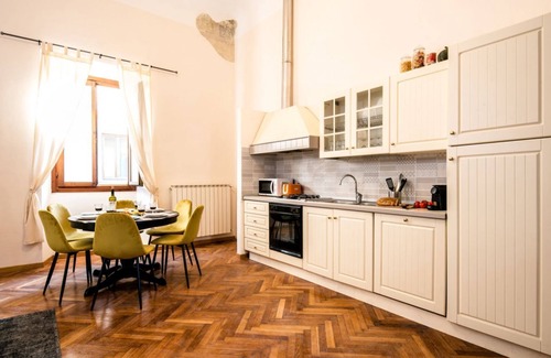 Duomo Apartment | NEW Florence palazzo☆3 Bedrooms☆Private Terrace☆Wifi☆