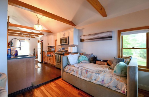 South Casco Cottage | New for 2025! Pet-Friendly Lakeside Retreat on Peaceful Thomas Pond!
