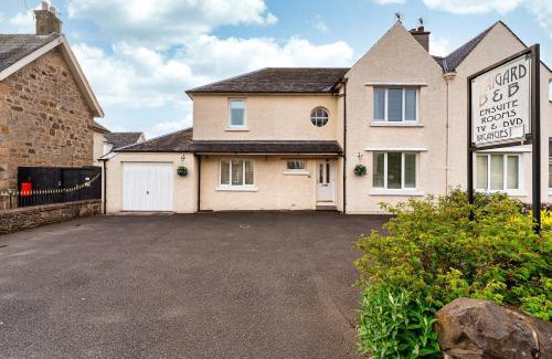 Tillicoultry House | NEW Four Bedroom House - all rooms ensuite