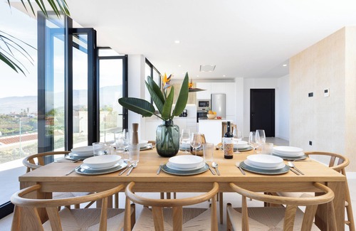 Los Realejos House | NEW: Gorvorana 3 - private swimming pool, 10 guests, BBQ