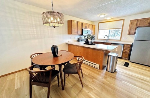 Fargo House | NEW - Great Location - Family Friendly - Garage - Spacious