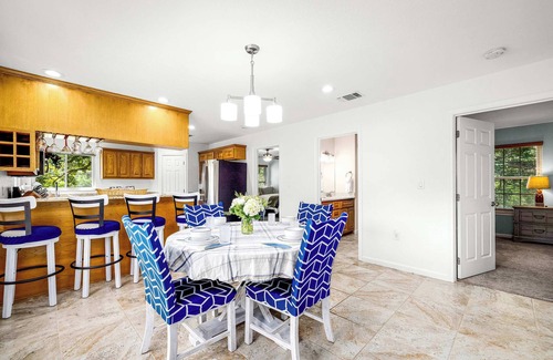 Seguin House | New*| Guadeloupe River Access | Large yard