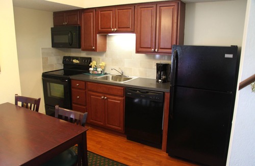 Long Wharf Apartment | New Haven Village Suites