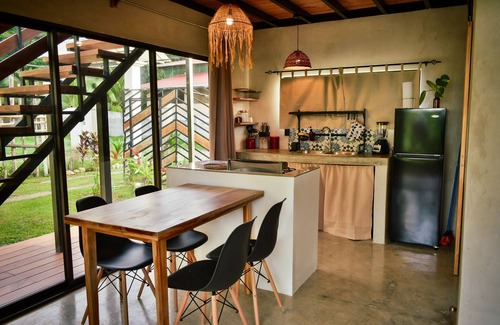 Pavones Apartment | New! Heart of Pavones - Casa Bahía Valley - 5 minute walk to the beach
