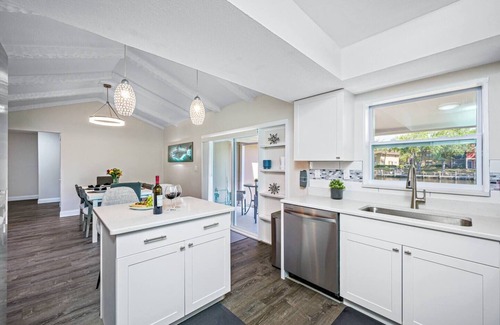 Cove House | NEW Heated Salt Pool & Spa on Waterfront Canal