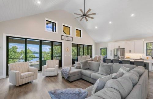 Winchester House | New Home, Dock, Kayaks, Game Room, Water Views