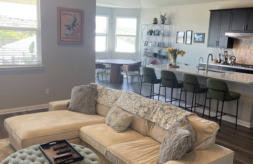 Dripping Springs House | New home in Dripping Springs in the path of the Solar Eclipse with jacuzzi