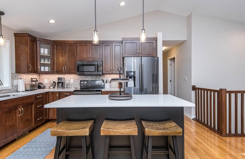 Rochester House | New Home in Private Neighborhood 3mi from Mayo